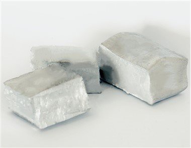 Aluminju Manganiż Skandju
